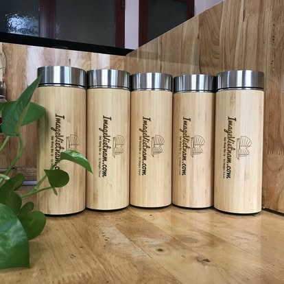 Bình giữ nhiệt vỏ tre khắc laser logo doanh nghiệp